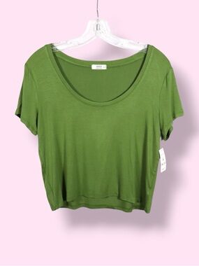 Ardene Cropped T-Shirt Women’s Medium Green Basic Tee NWT Casual